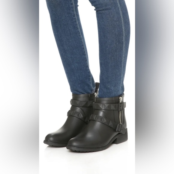REBECCA MINKOFF Quincy Waterproof Rain Boots/Booties Women’s Size 8 Black - Picture 3 of 14